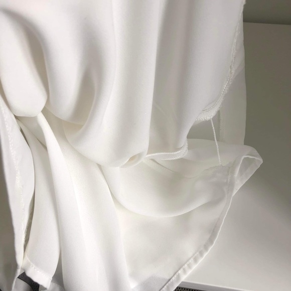 Beautiful white dress - Picture 7 of 16